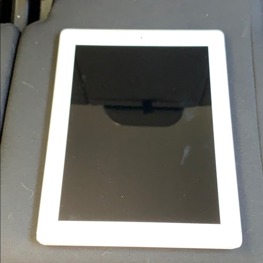 iPad 2 16G (charger and cord included)